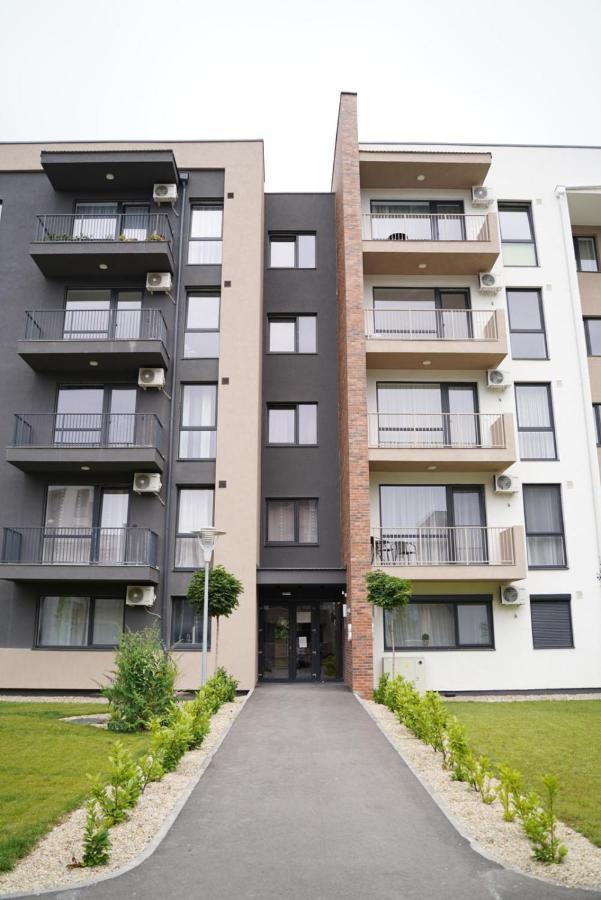 Silence Appartments Oradea Exteriör bild